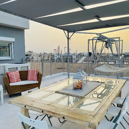 Kapsalakis Penthouse Lägenhet *