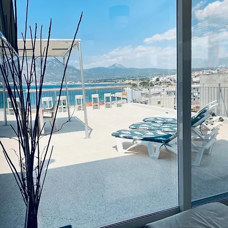 Kapsalakis Penthouse شقة Corinth